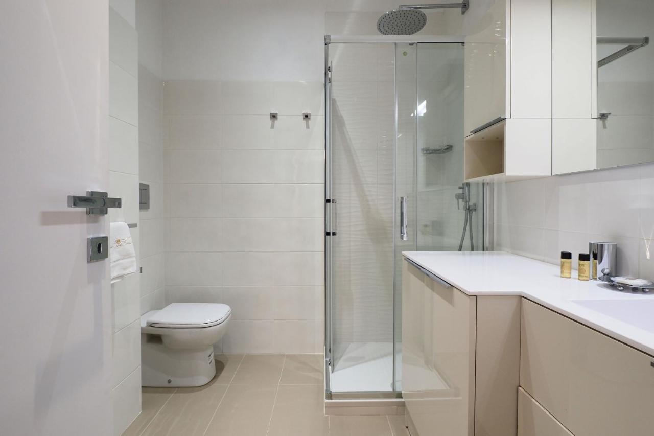 Duomo Luxury Apartment VI Милан Экстерьер фото