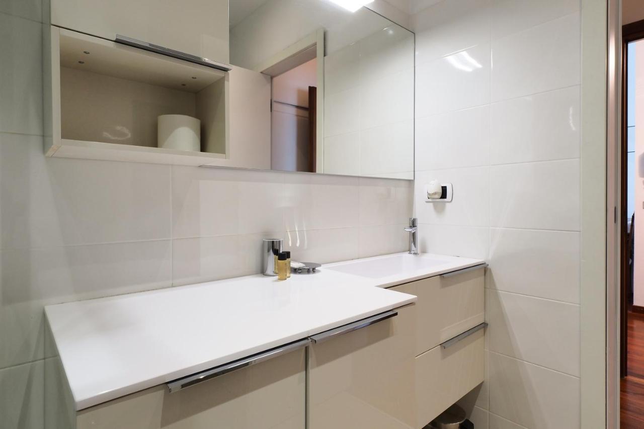 Duomo Luxury Apartment VI Милан Экстерьер фото